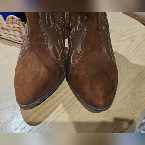 CARLOS by Carlos Santana Sterling Western Booties Bourbon. Size 7 - Picture 9 of 15